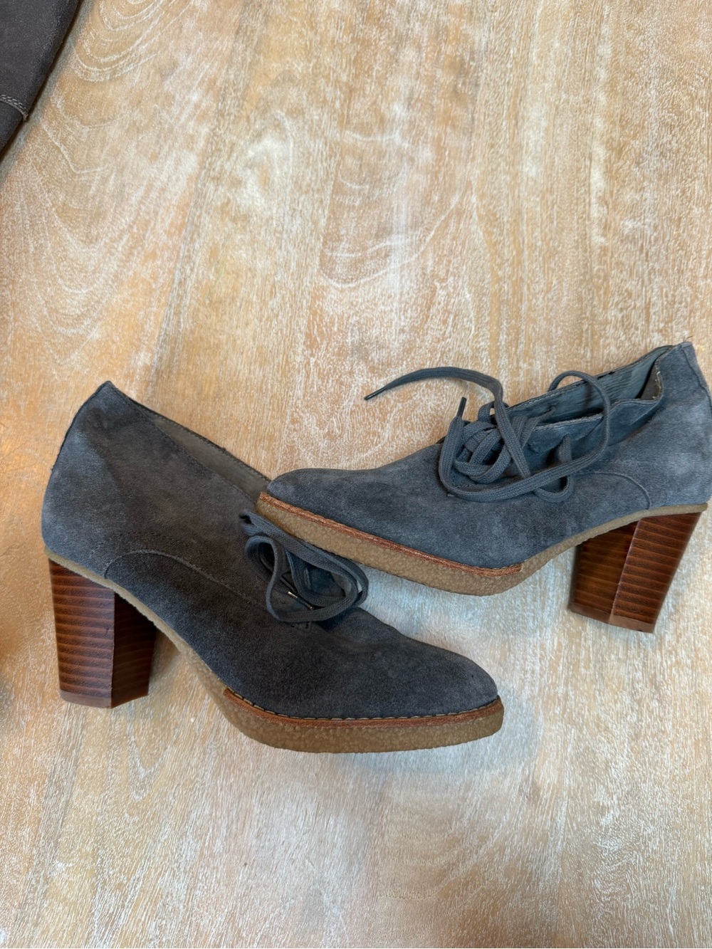 Gap Leather Shoes Size 6